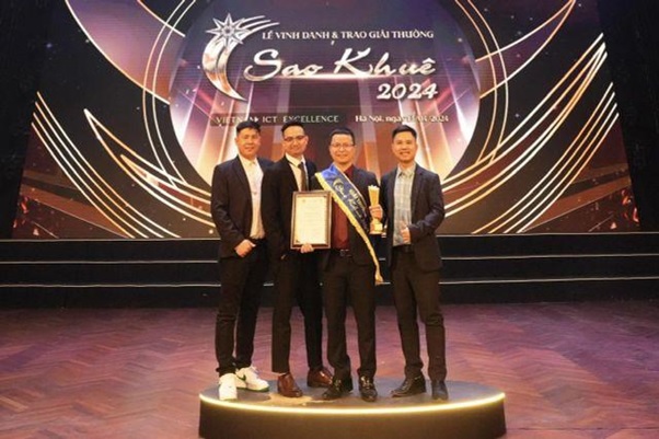 Job3s's leadership team at the 2024 Sao Khue Awards event